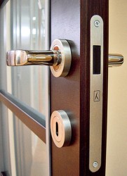 choose a lock for the interior door