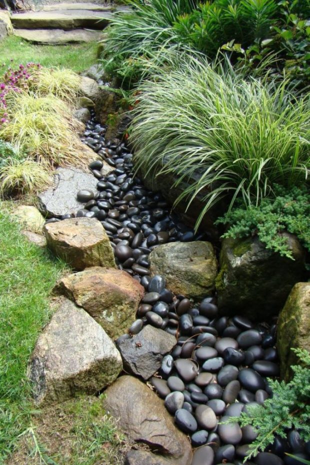 How to make a dry stream with your own hands in the country: 4 tips for creating